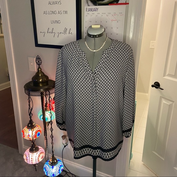 Violet & Claire Tops - Violet + Claire Black & White Blouse Size XL
